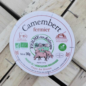 Camembert bio fermier de Bretagne, élaboré par la Ferme des Aulnays